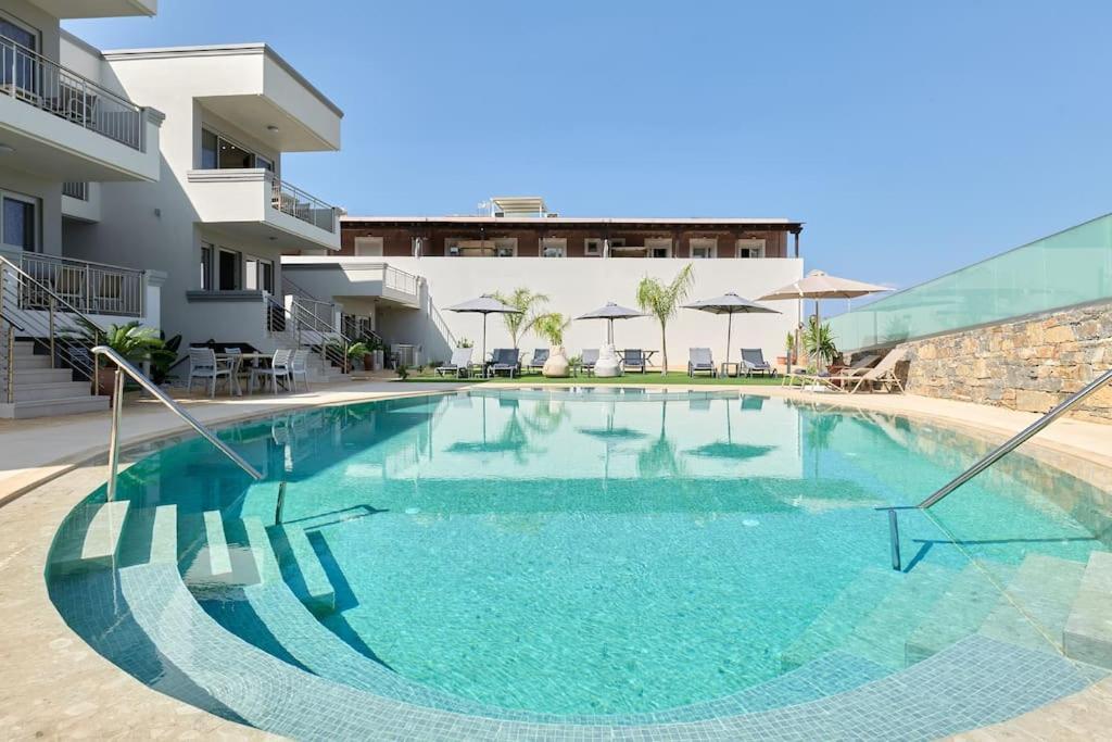 Modern Family Apartment Ewa With Pool, Dining Area On Crete Coast Stavromenos Luaran gambar