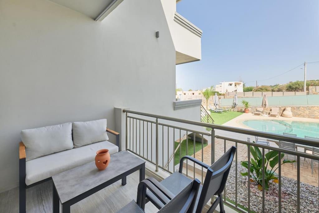 Modern Family Apartment Ewa With Pool, Dining Area On Crete Coast Stavromenos Luaran gambar