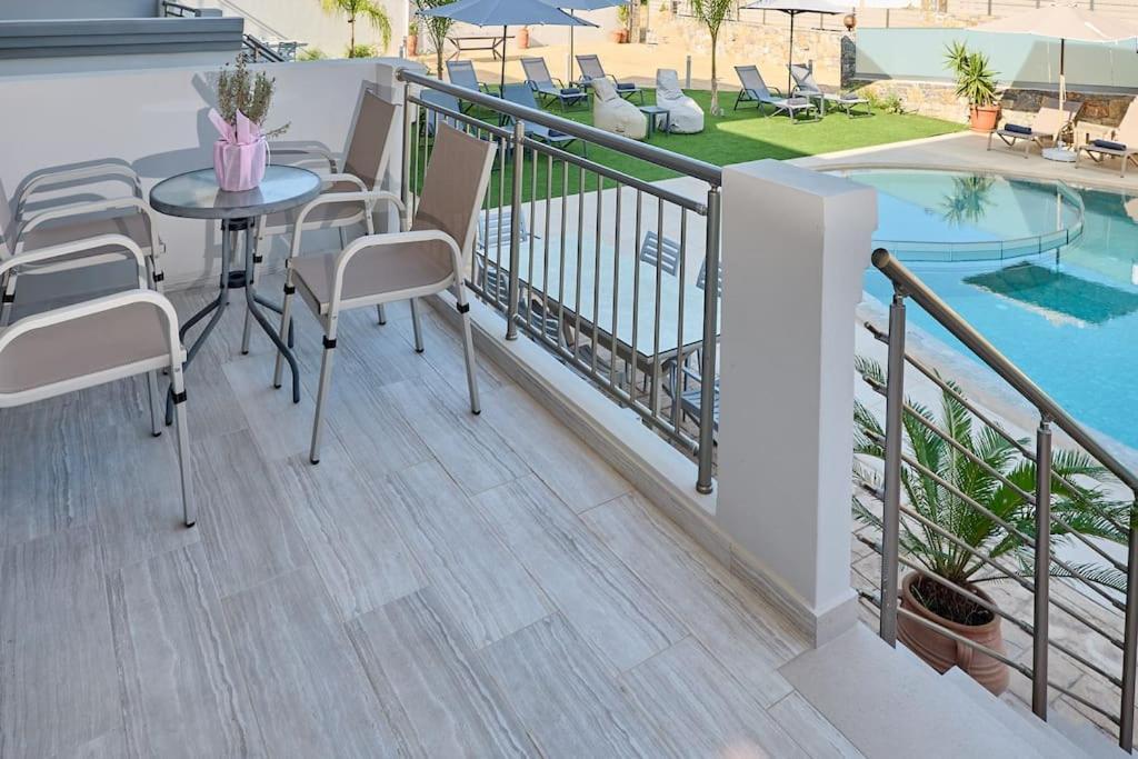 Modern Family Apartment Ewa With Pool, Dining Area On Crete Coast Stavromenos Luaran gambar