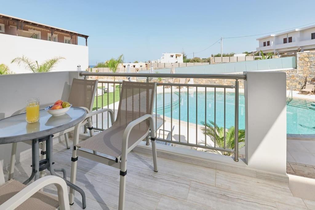 Modern Family Apartment Ewa With Pool, Dining Area On Crete Coast Stavromenos Luaran gambar