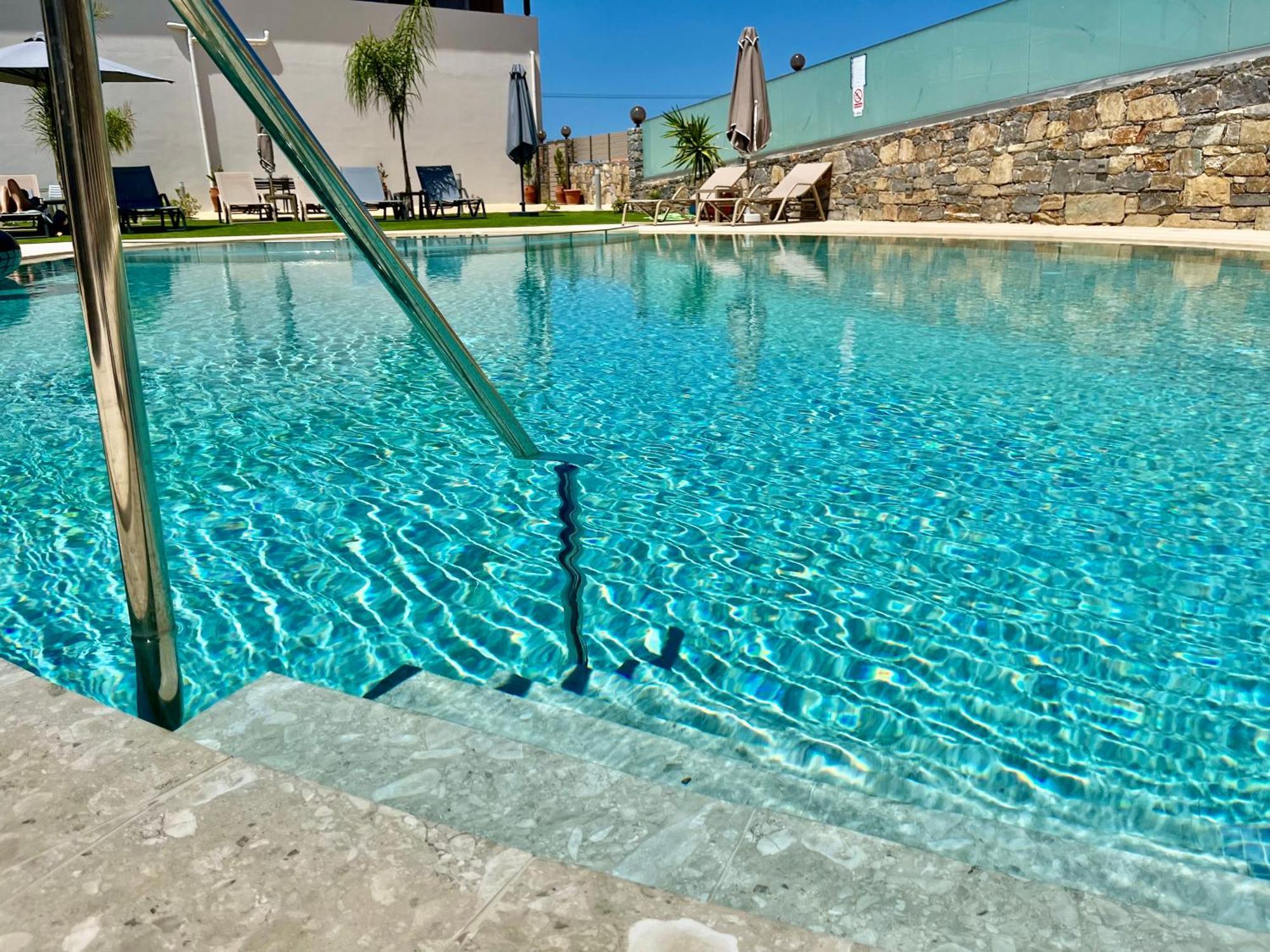 Modern Family Apartment Ewa With Pool, Dining Area On Crete Coast Stavromenos Luaran gambar